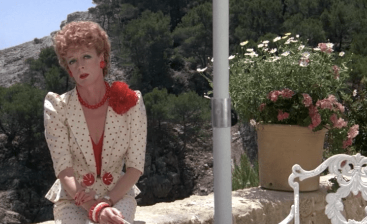 maggie smith hotel.png